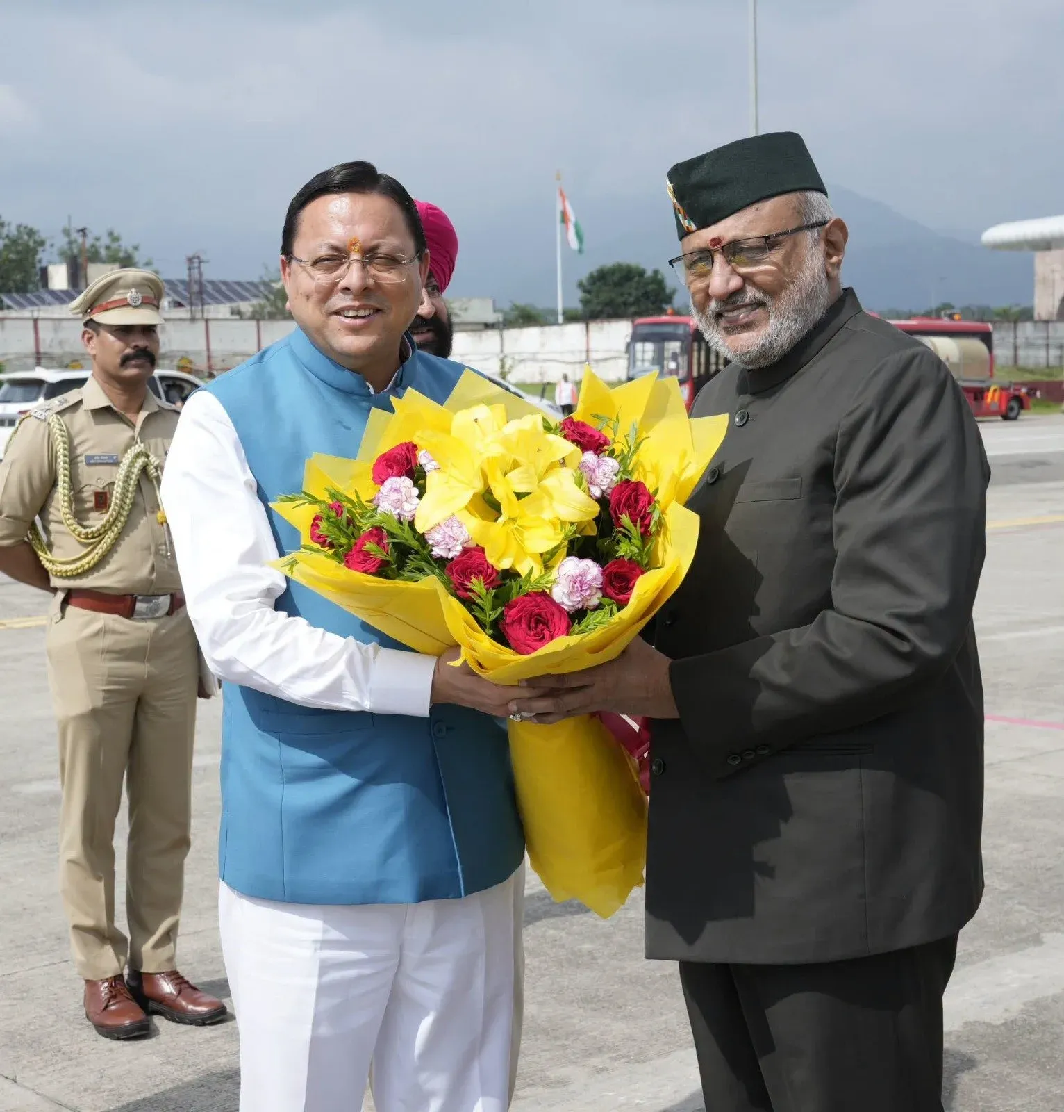 CM Dhami Welcomes Vice President at Jolly Grant Airport