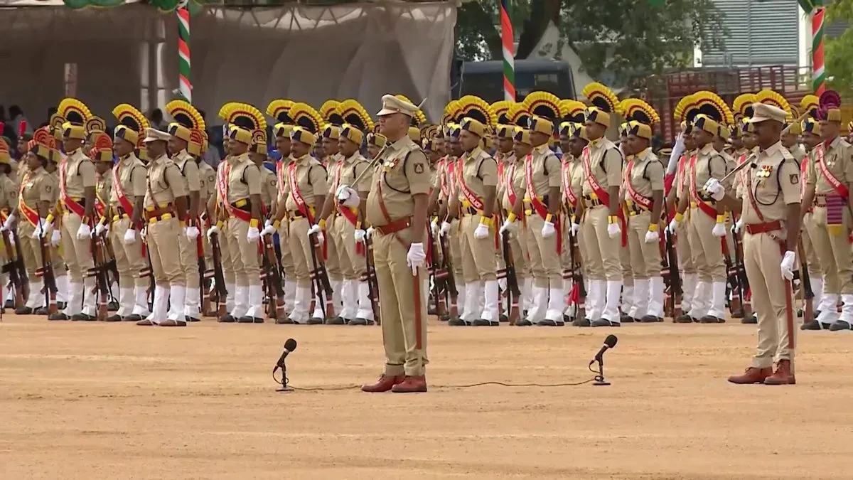CM DK Shivakumar Hoists Flag at Bengaluru's 80th Independence Day