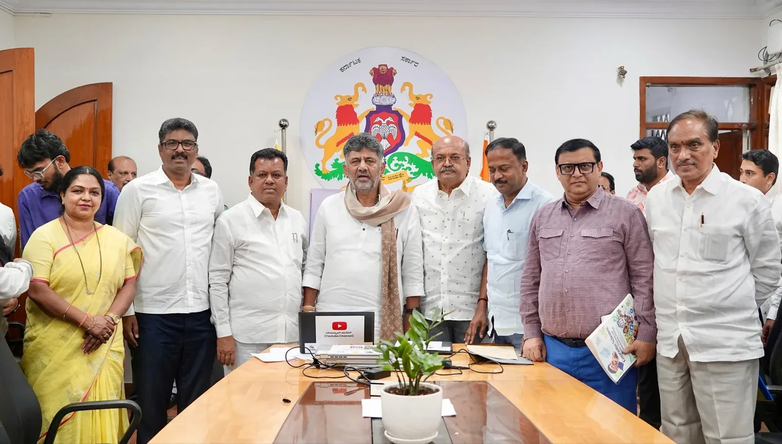 CM DK Shivakumar Launches Guarantee Dashboard in Bengaluru