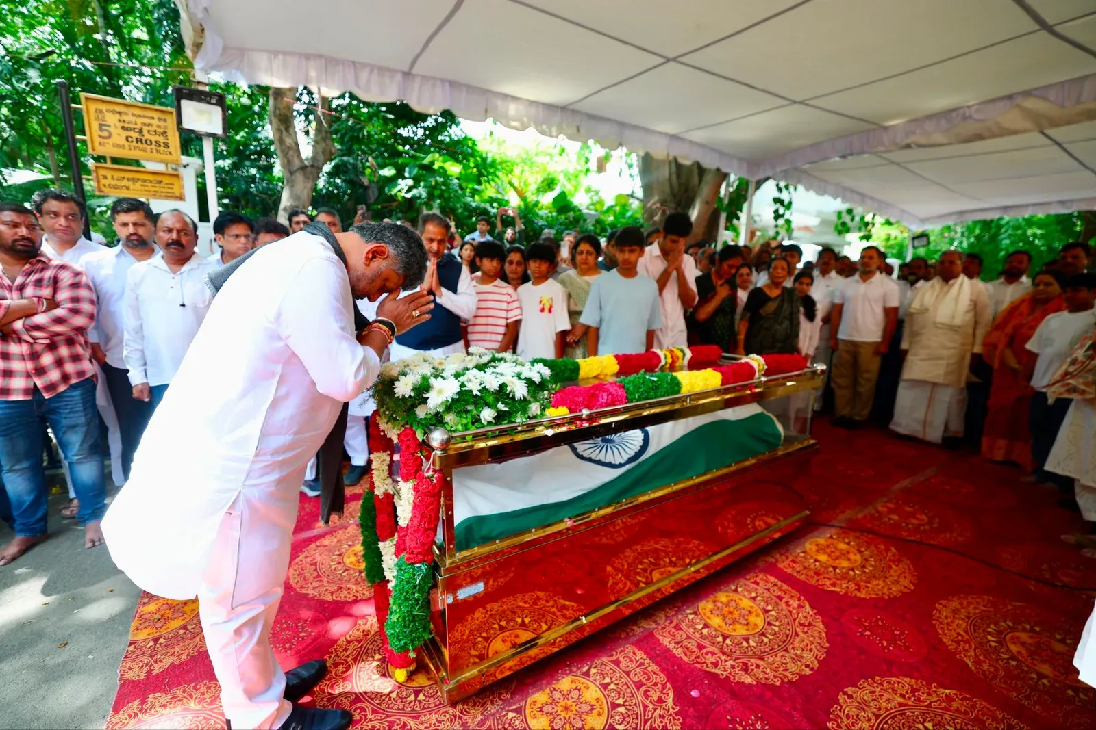 CM DK Shivakumar pays last respects to Suraj Hegde