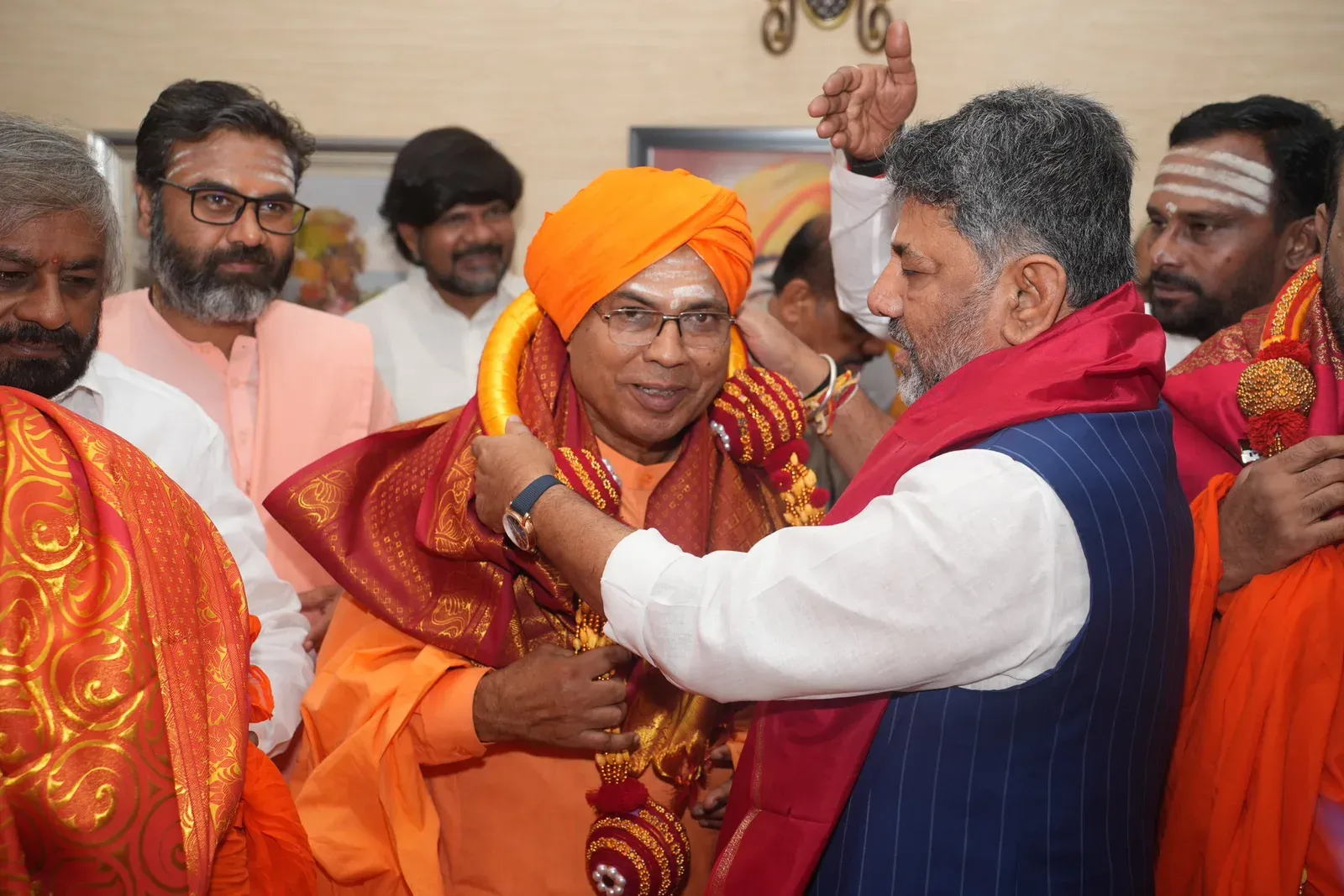 CM DK Shivakumar Receives Blessings from Veerashaiva Leaders