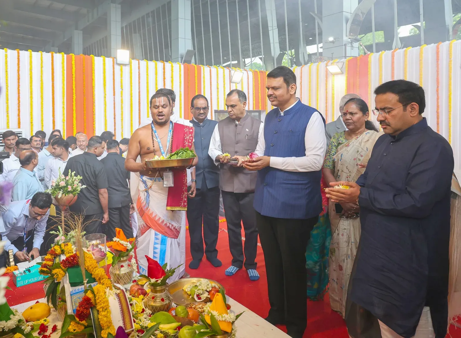 CM Fadnavis attends Nagpur Airport handover to GMR