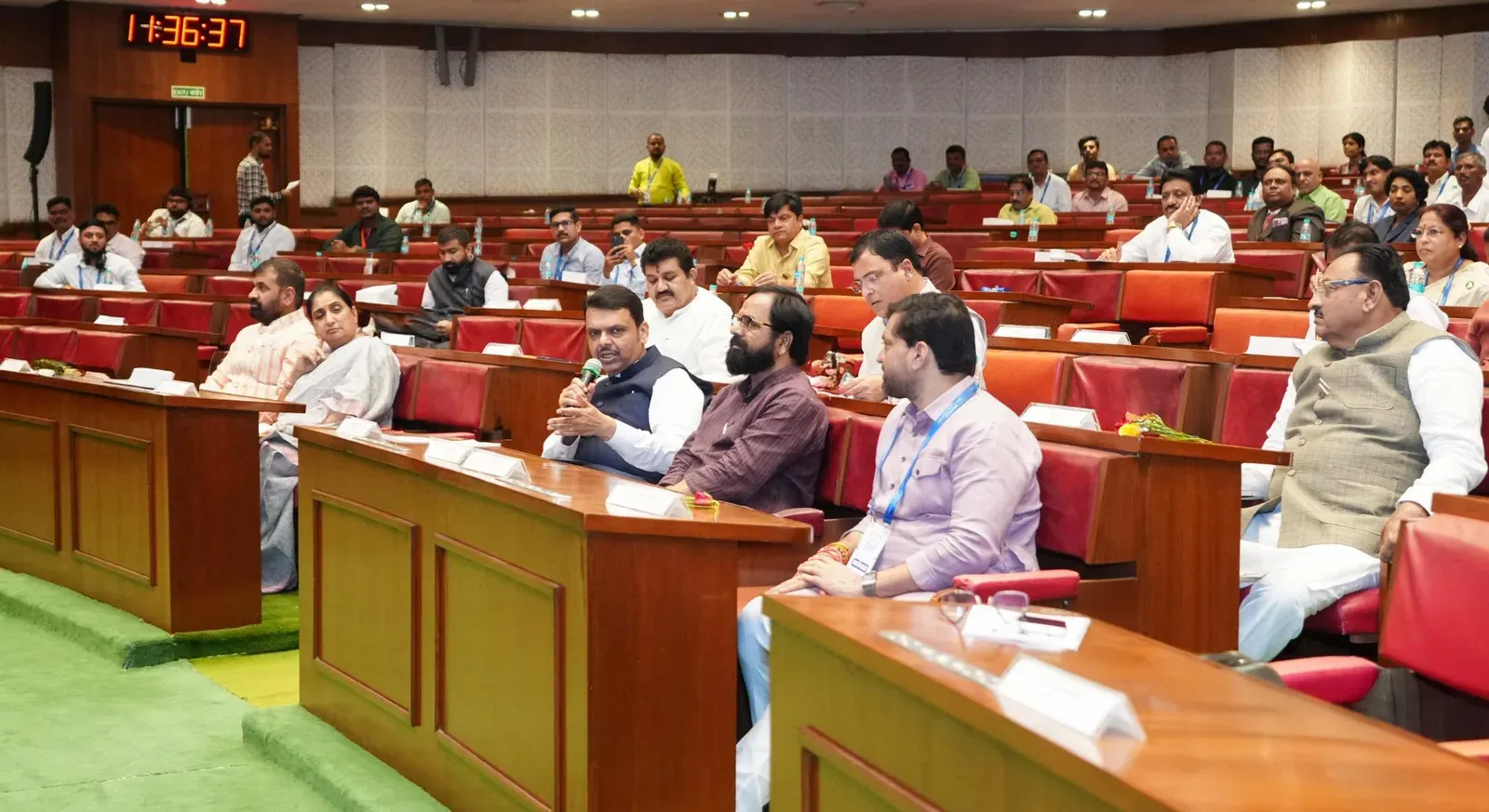 CM Fadnavis chairs workshop on Maharashtra rural jobs mission