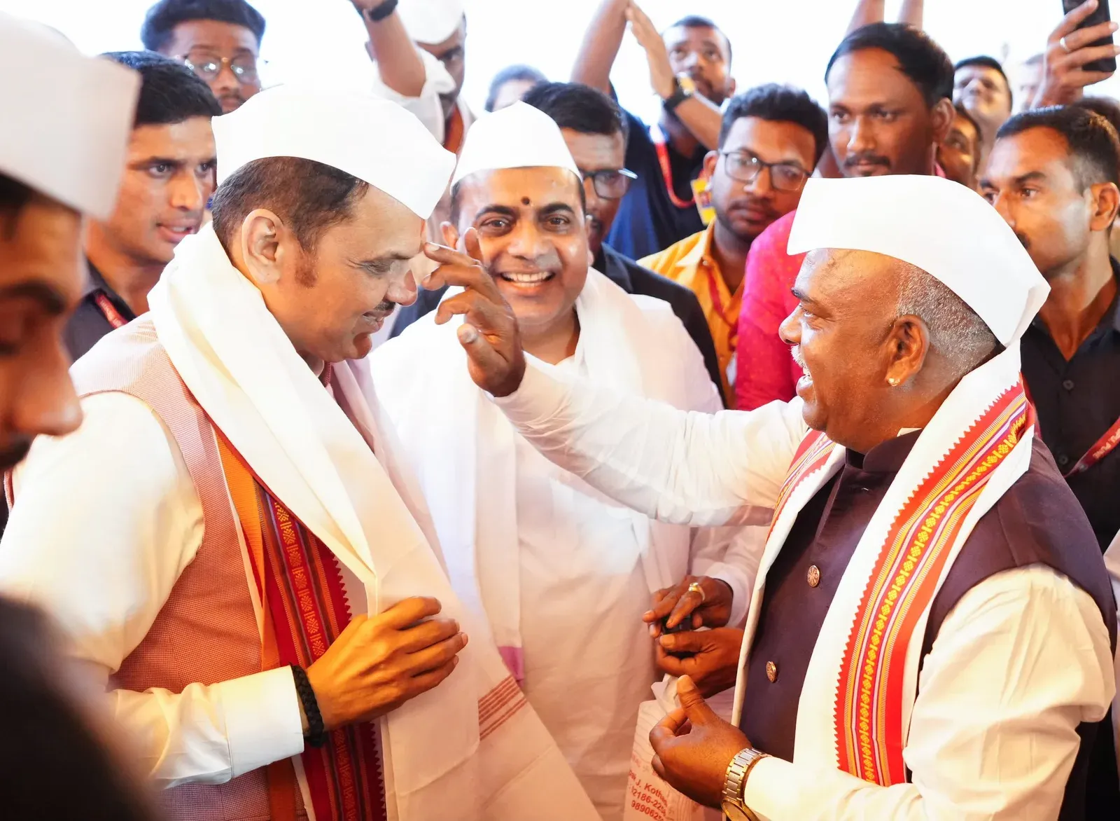 CM Fadnavis Closes Paryavarnachi Wari-Pandharichya Dari Initiative
