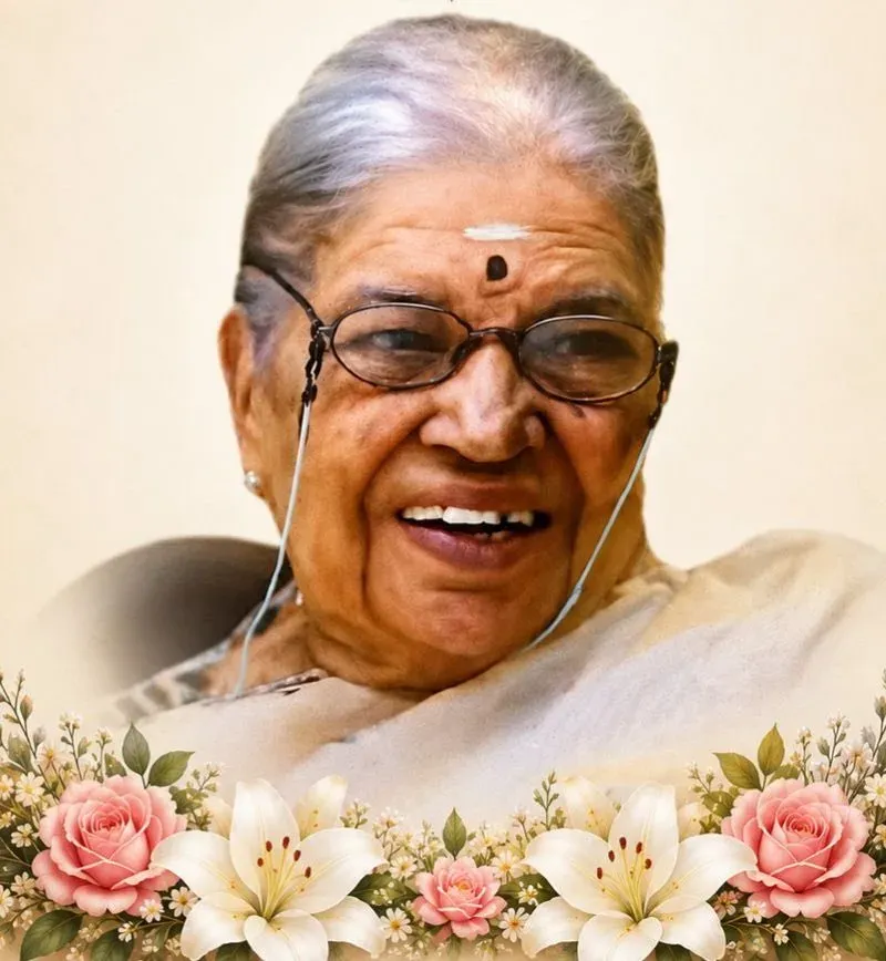 CM Fadnavis condoles death of Rashtra Sevika Samiti leader Rukmini Akkaji