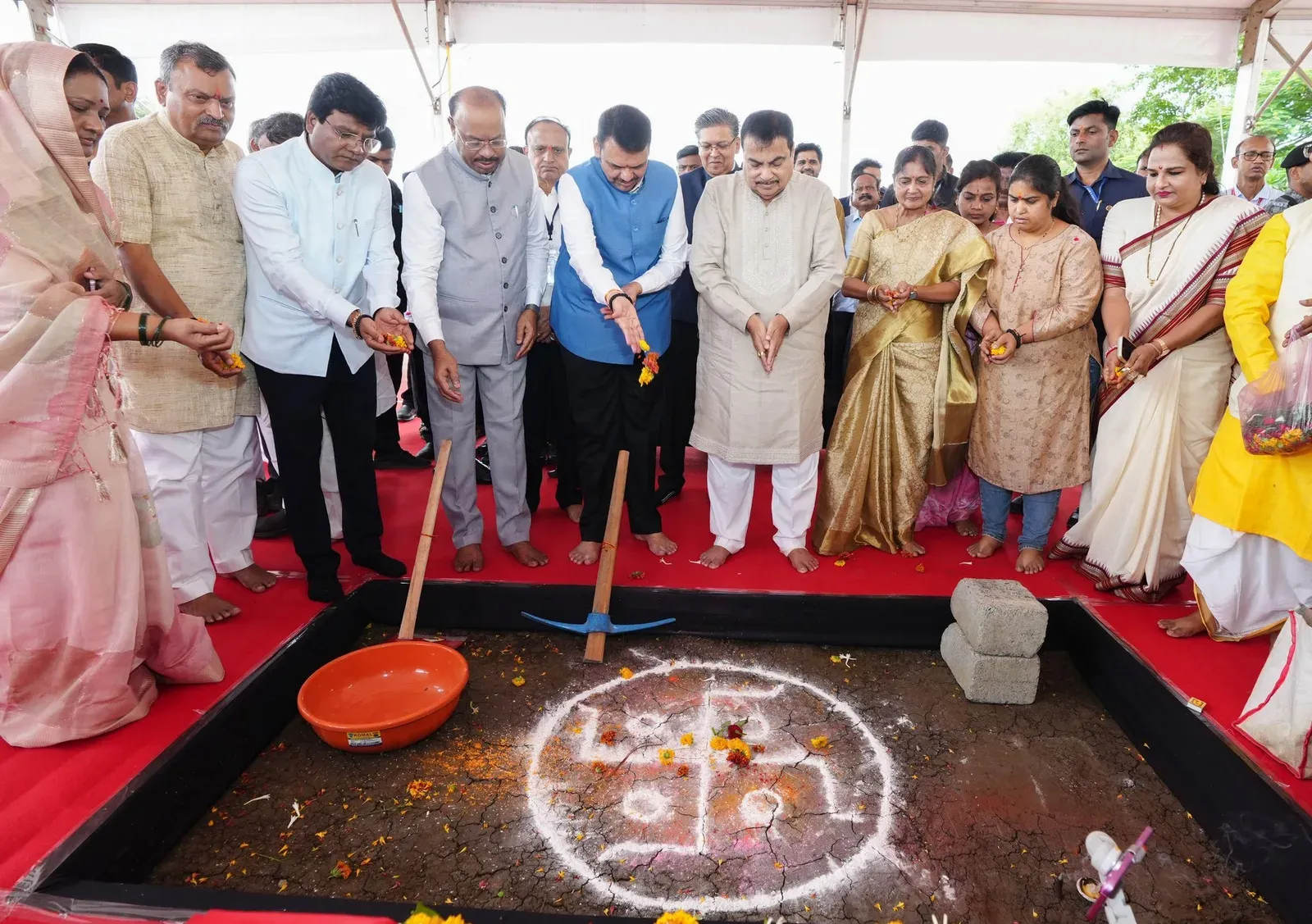 CM Fadnavis, Gadkari Break Ground for NMC Sanitation Workers' Housing