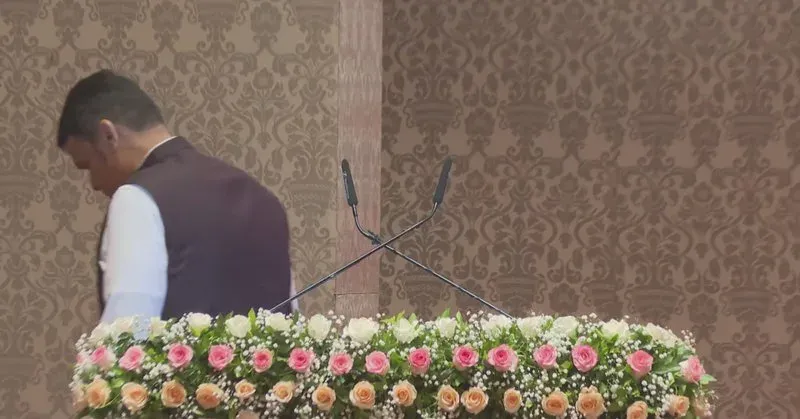CM Fadnavis, Governor honour Kargil veterans in Mumbai ceremony