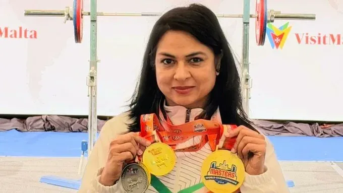 CM Fadnavis Hails IRS Officer Ekta Vishnoi's Triple Gold at World Powerlifting Championships