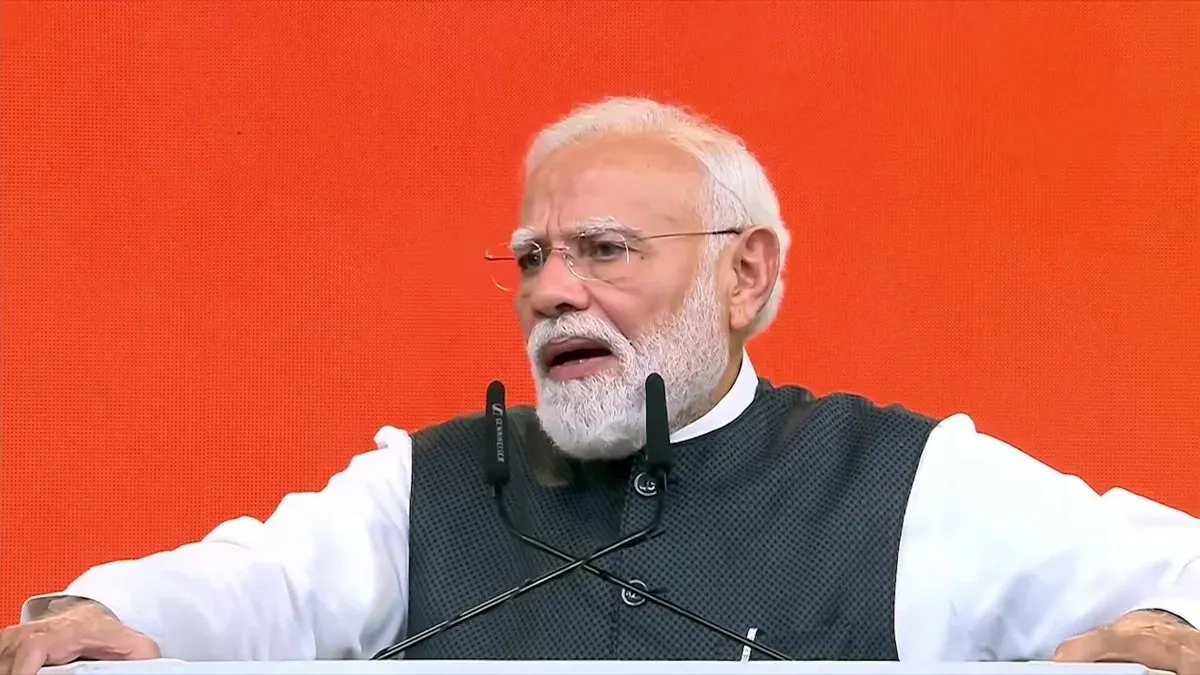 CM Fadnavis Hails 'Vande Mataram' Fervour at Modi's #25YearsOfSeva Event