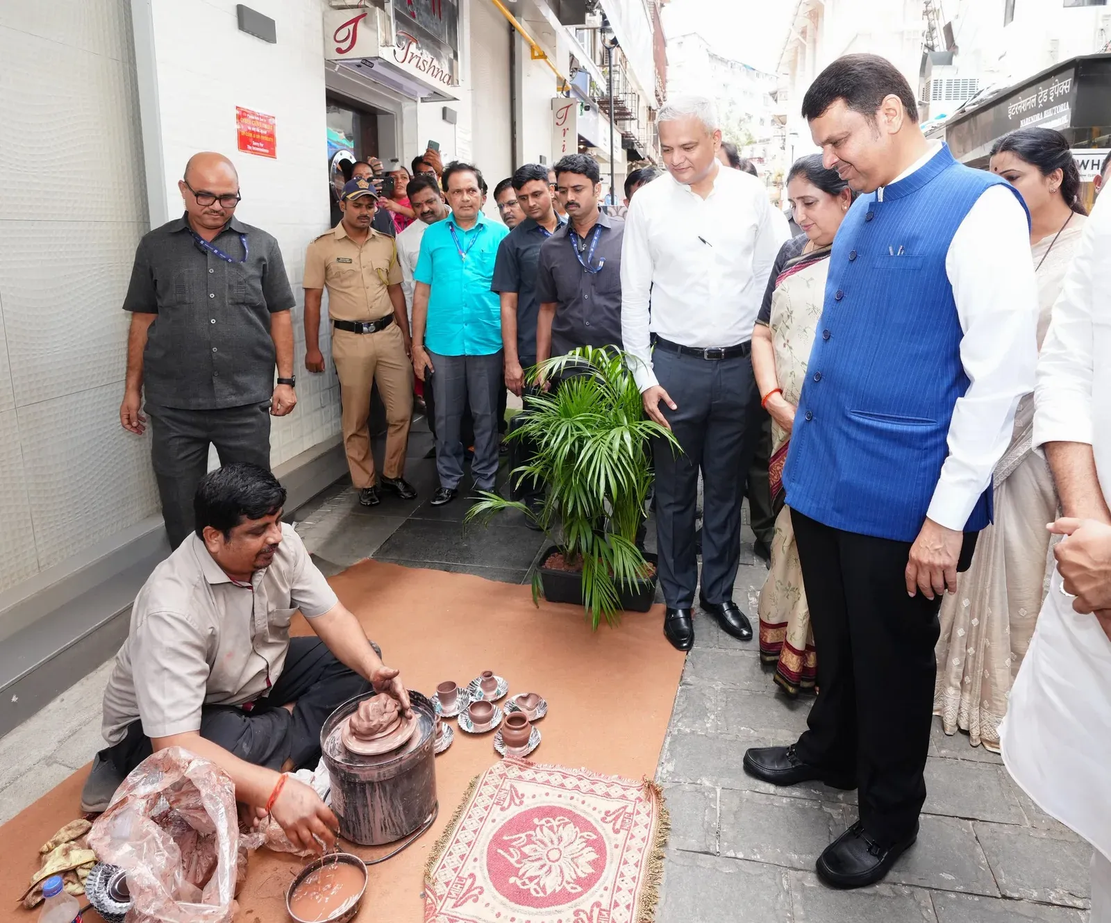 CM Fadnavis Highlights Kala Ghoda, Mumbai's Cultural Hub