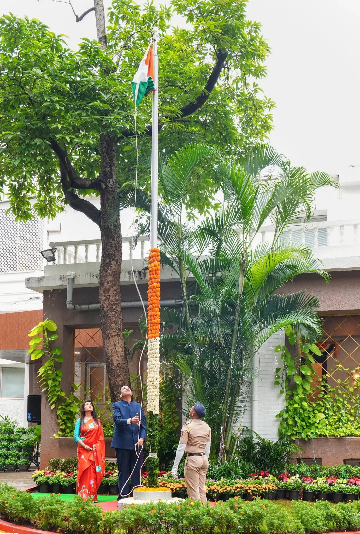 CM Fadnavis hoists flag at Varsha Bungalow on Independence Day