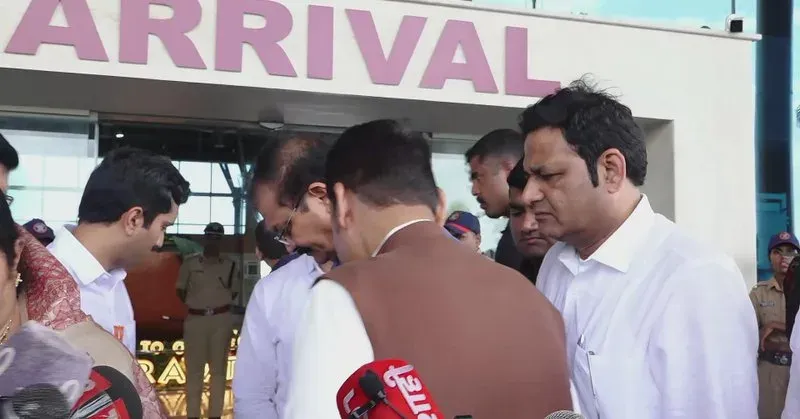 CM Fadnavis Holds Live Media Interaction in Amravati