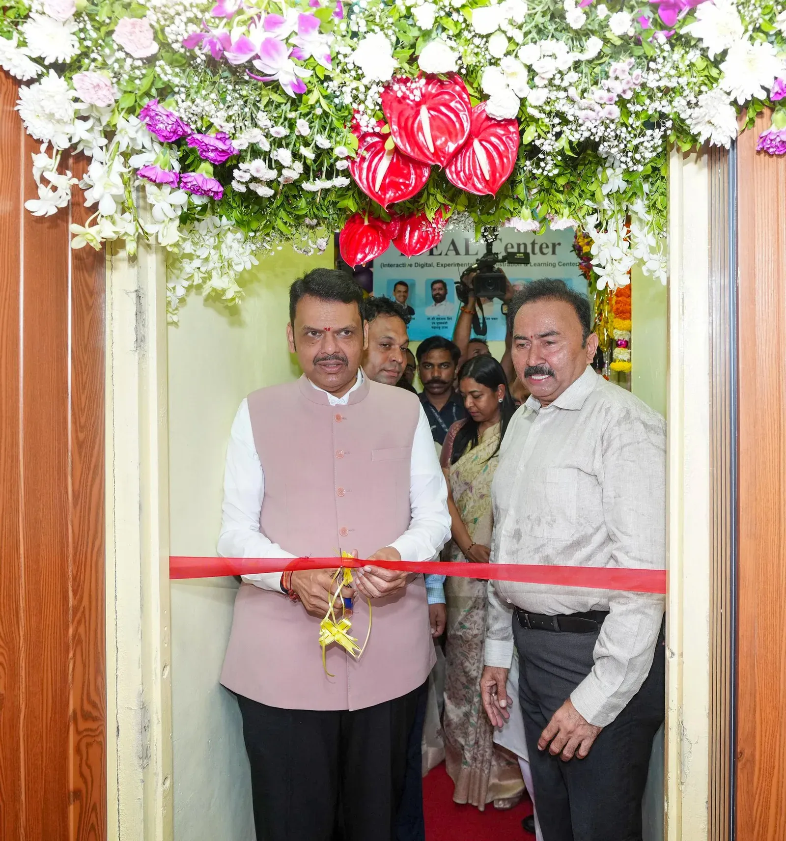 CM Fadnavis Inaugurates IDEAL Centre at PM SHRI School in Panvel