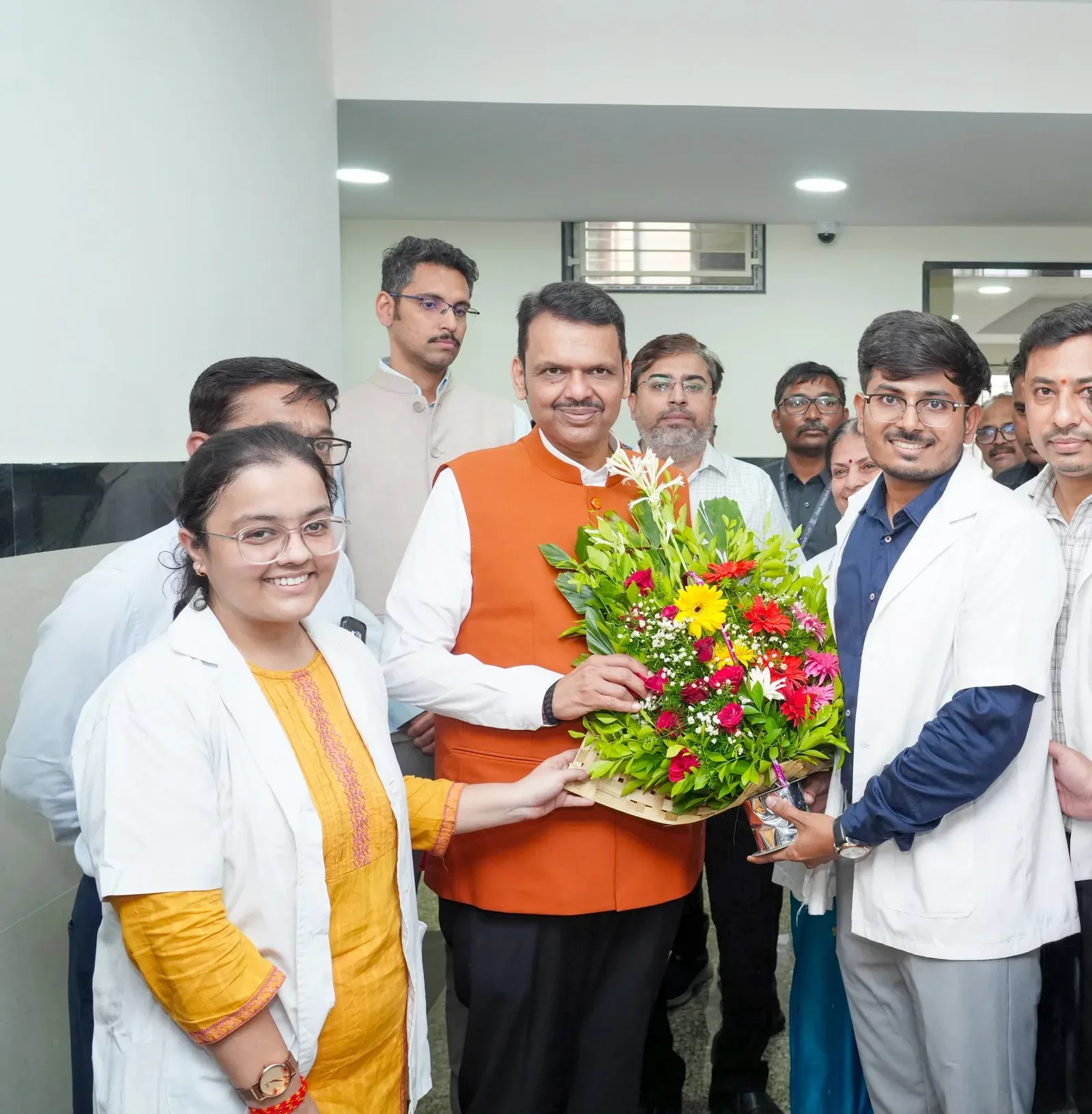 CM Fadnavis inspects Mayo Hospital Nagpur, orders deadline