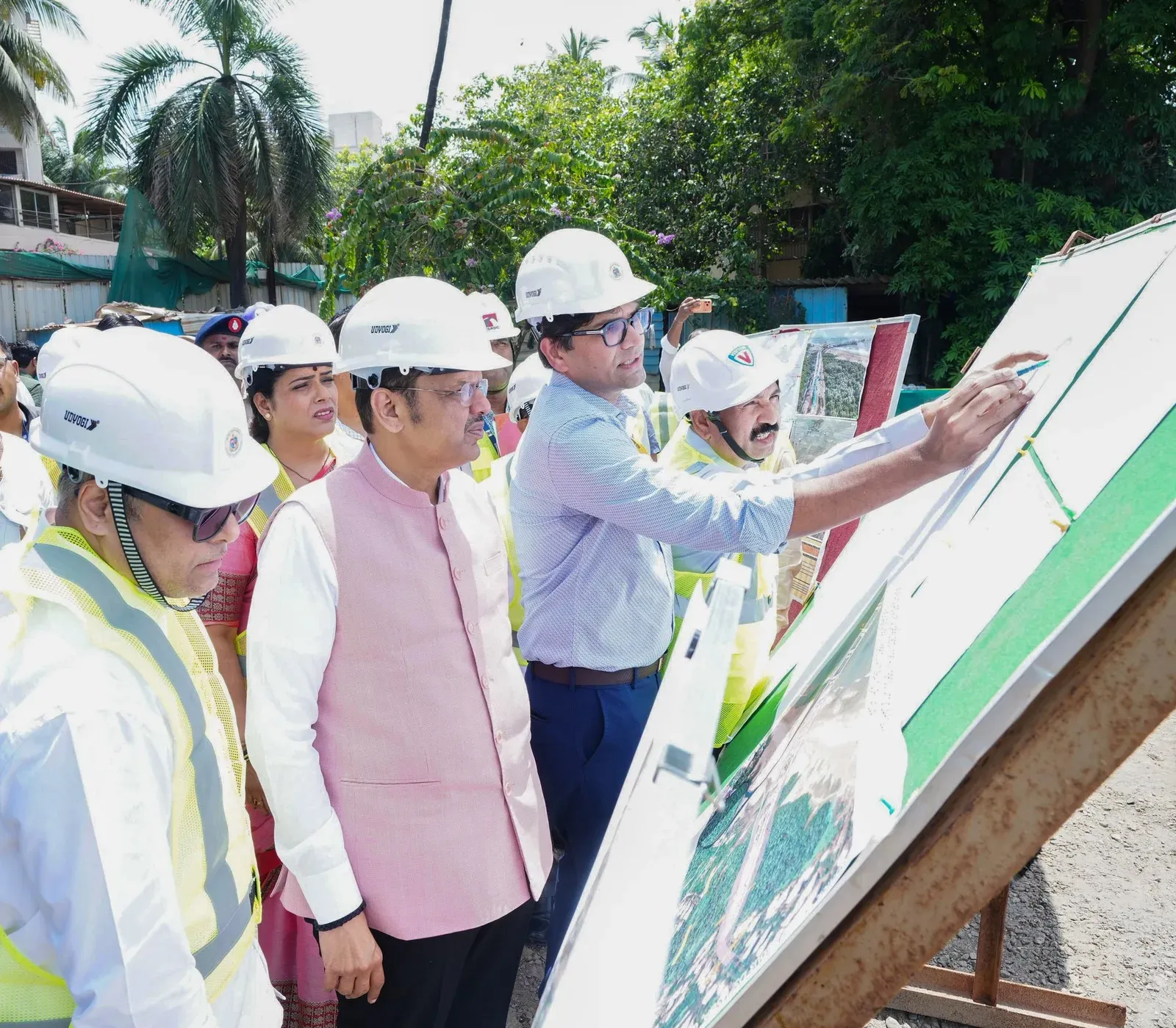 CM Fadnavis Inspects Mumbai Coastal Road Project North