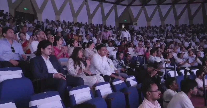CM Fadnavis launches biography 'Ajinkya' of freedom fighter Annasaheb Patil