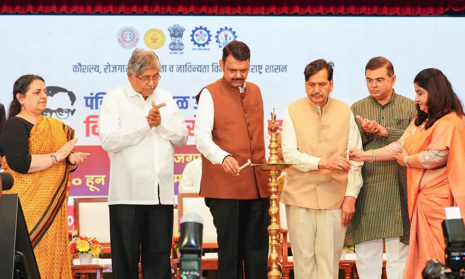 CM Fadnavis Launches Rojgar Mahakumbh in Mumbai