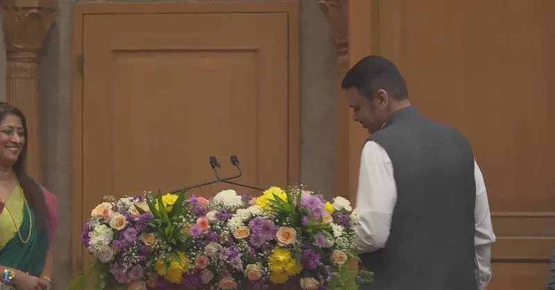 CM Fadnavis Launches 'Sansadiya Sankul Vikas Pariyojana' Live