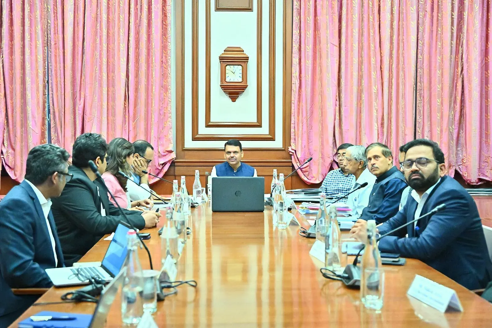 CM Fadnavis Meets Fira Barcelona CEO Over Nagpur Convention Centre