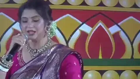 CM Fadnavis moved by Kausiki Chakraborty's Marathi Ganesh aarti in Bengal