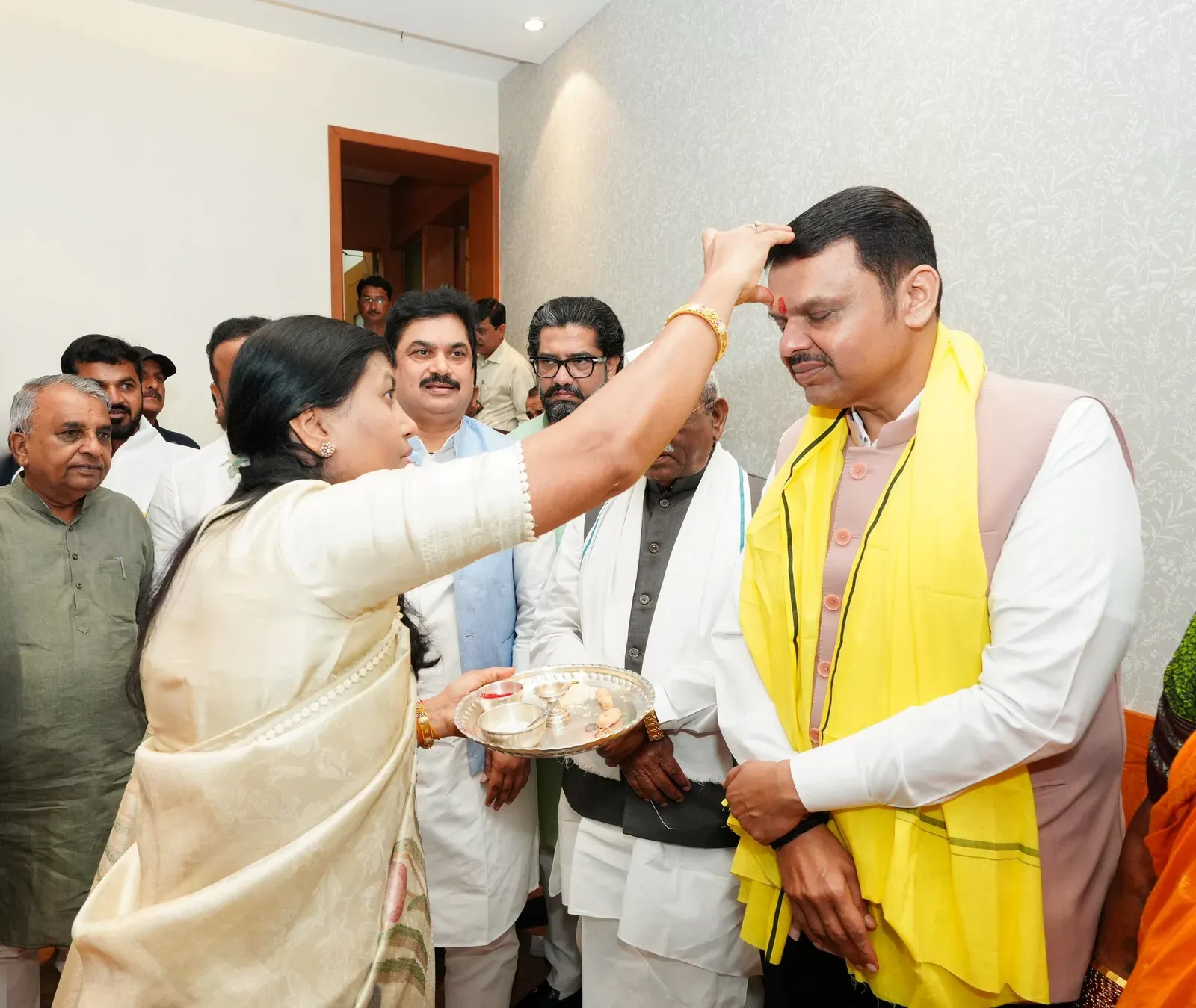 CM Fadnavis Pays Courtesy Visit to Council Speaker Ram Shinde