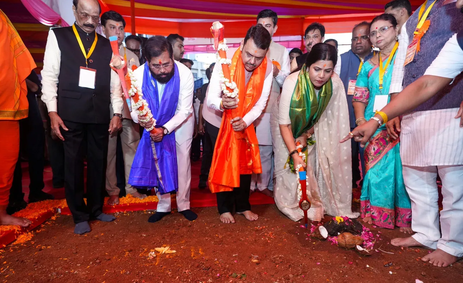 CM Fadnavis Performs Bhoomipujan for Siddhivinayak Temple Beautification
