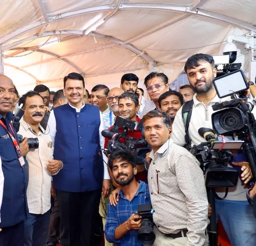 CM Fadnavis Poses With Media Photographers at Vidhan Bhawan