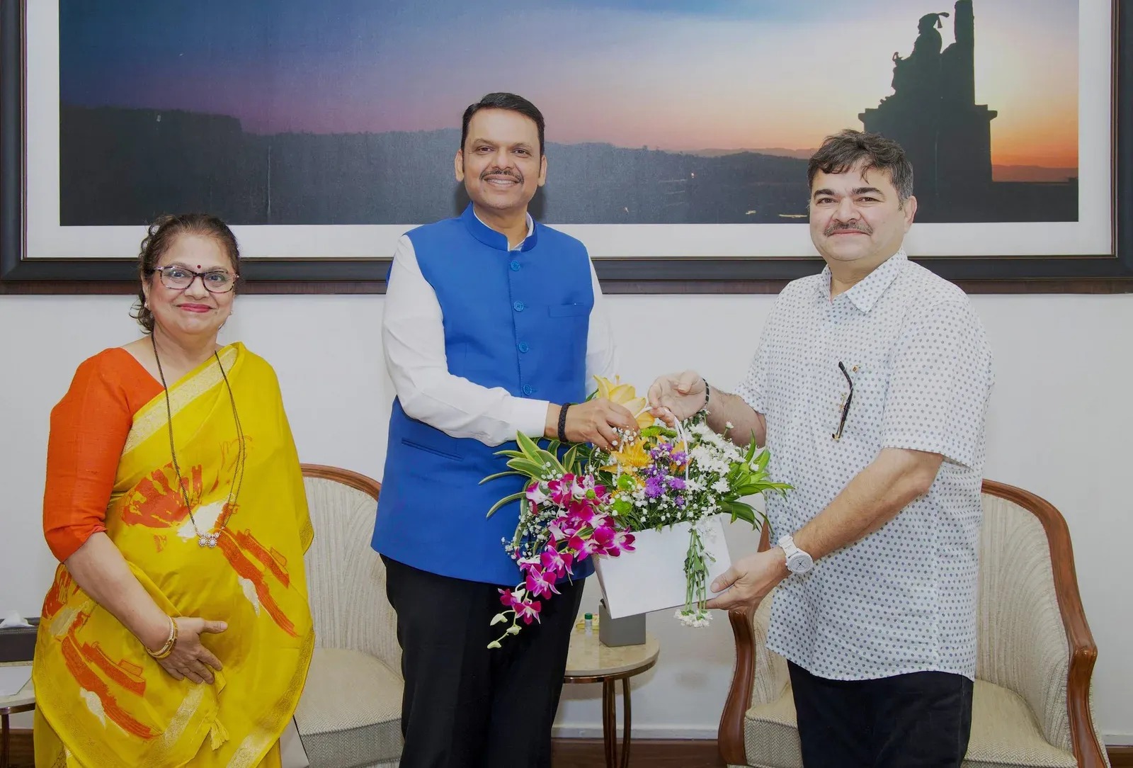 CM Fadnavis Receives Prashant Damle at Varsha Residence