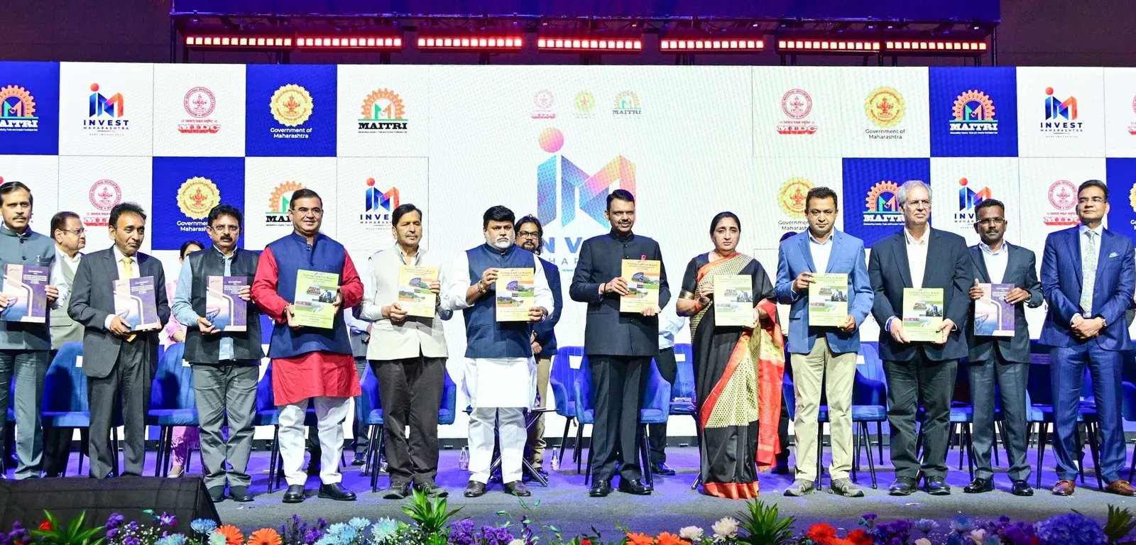CM Fadnavis Releases MMR Southern Extended Area Land Use Report