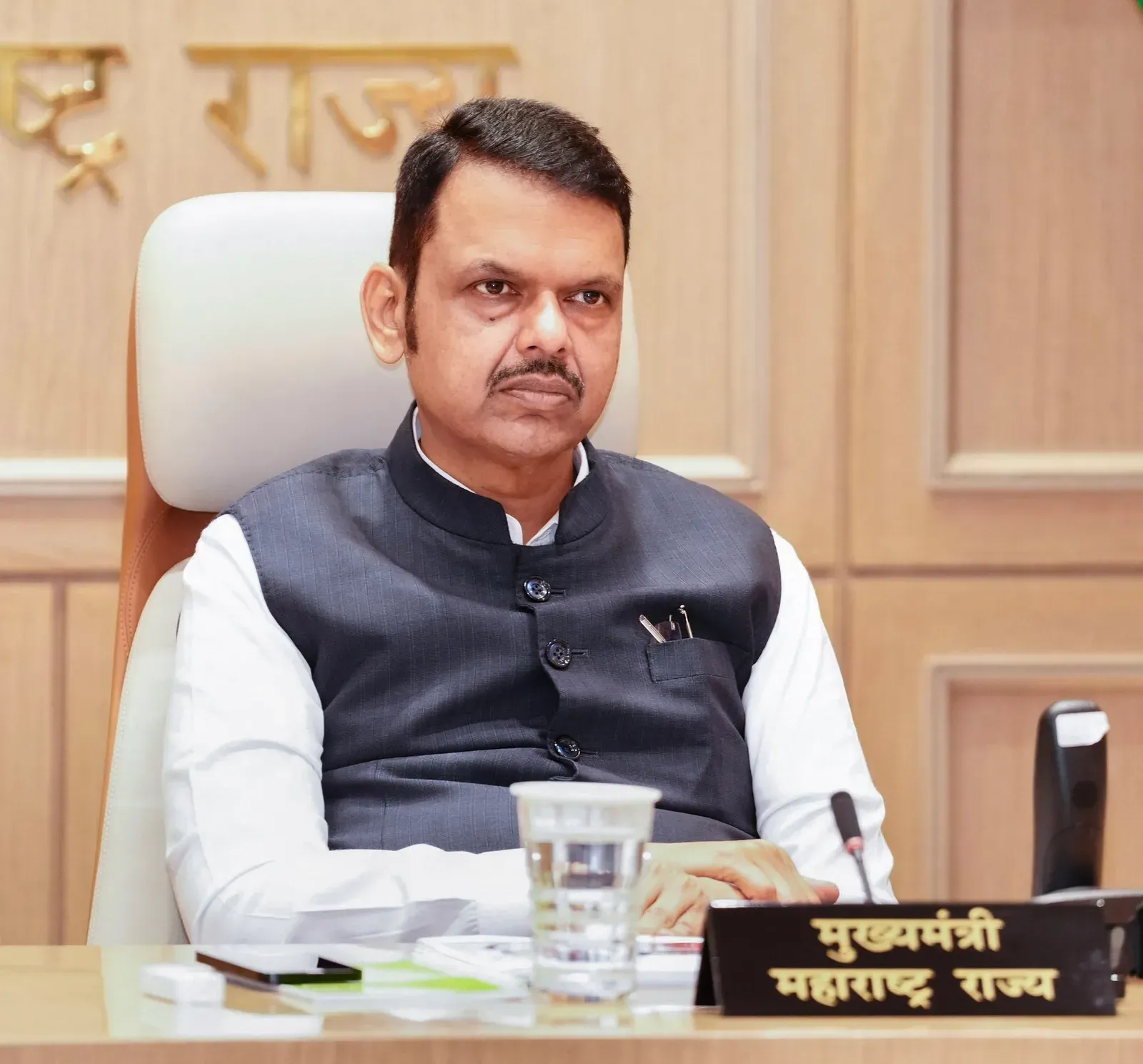CM Fadnavis Reviews Cash Award Scheme for Medal-Winning Athletes