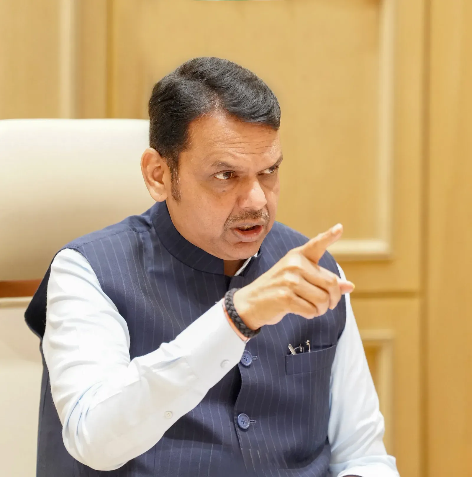 CM Fadnavis Reviews Chhatrapati Sambhajinagar Water Supply Scheme