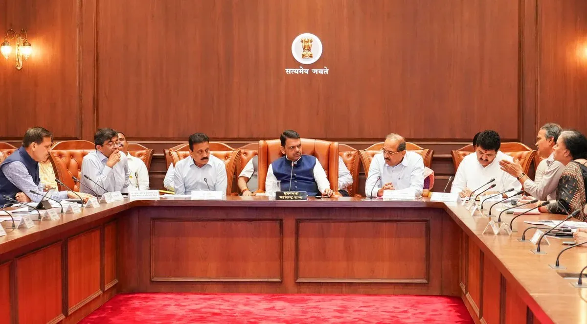 CM Fadnavis Reviews El Niño Preparedness, Orders Weir Repairs