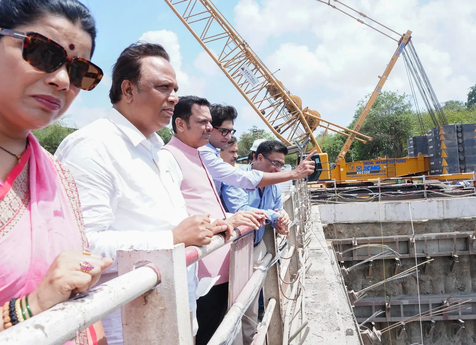 CM Fadnavis Reviews GMLR Project, Eyes North Coastal Road Link