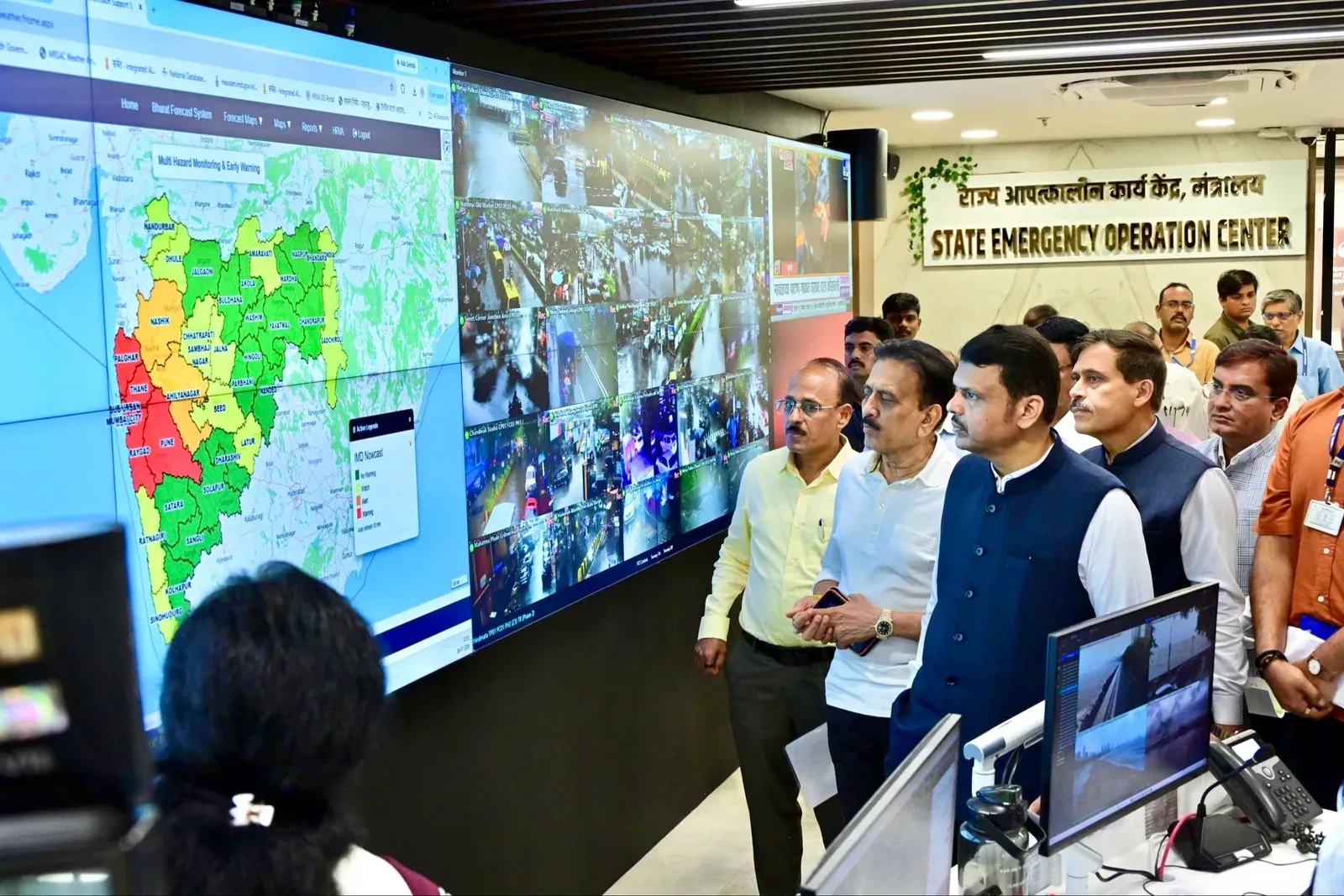 CM Fadnavis Reviews Monsoon Crisis at SEOC, Issues Flood Alerts