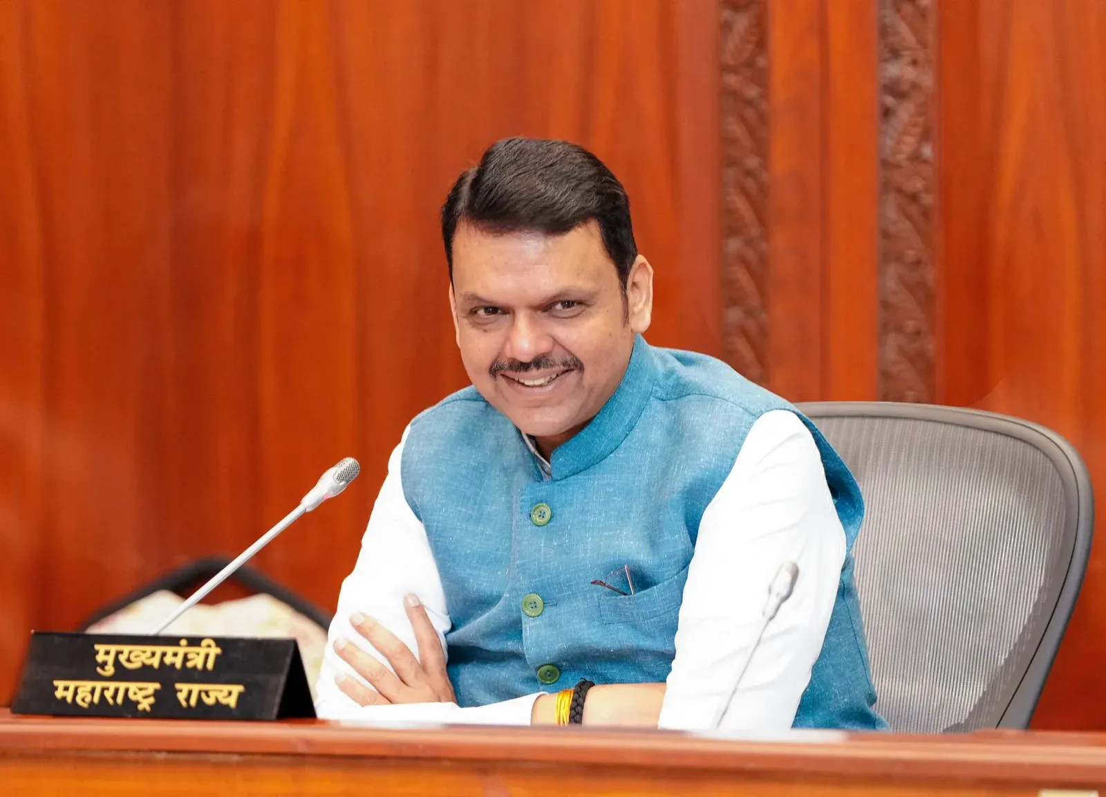 CM Fadnavis Reviews ROB and Underpass Work at Rail Crossings