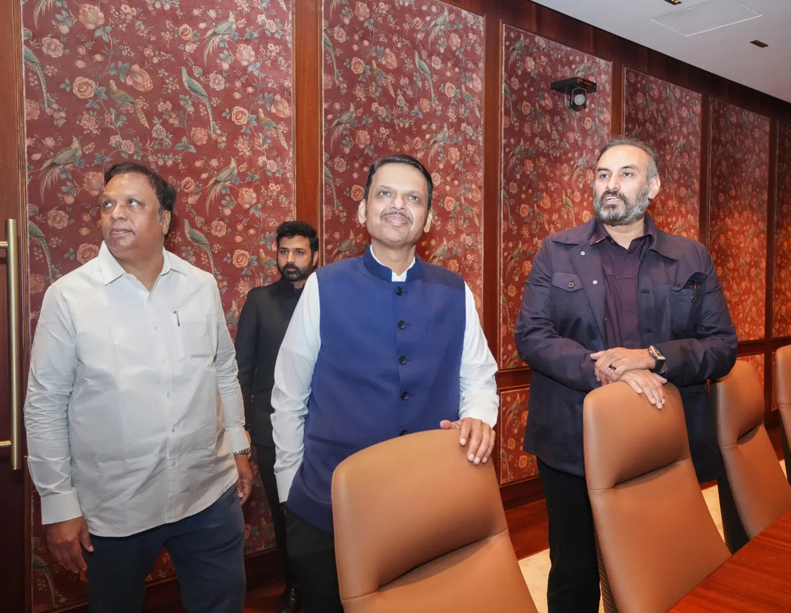 CM Fadnavis Tours Prime Focus Studio Phase 1 at Film City