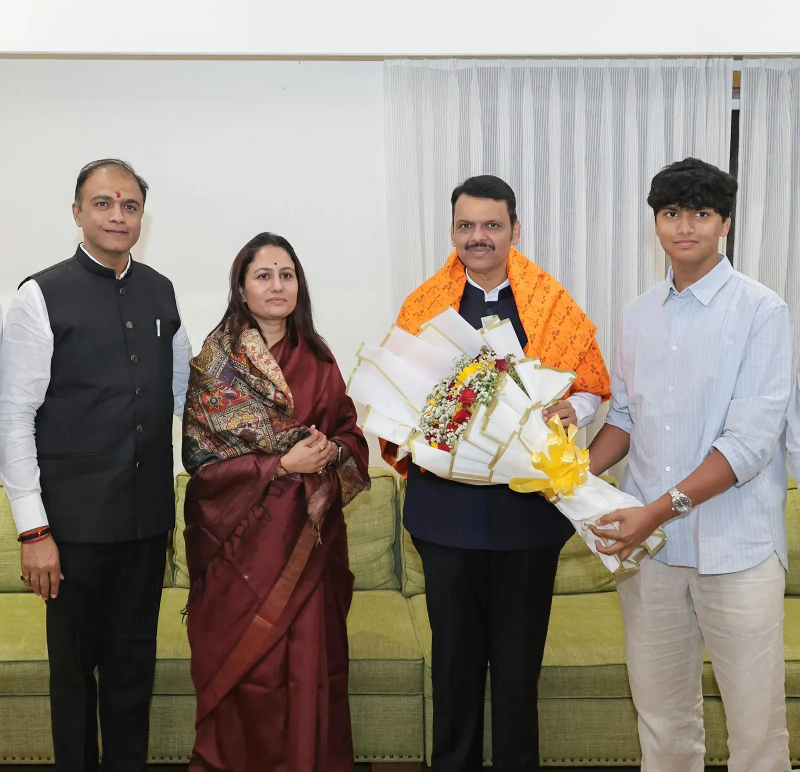 CM Fadnavis visits Minister Bhoyar's residence in Wardha
