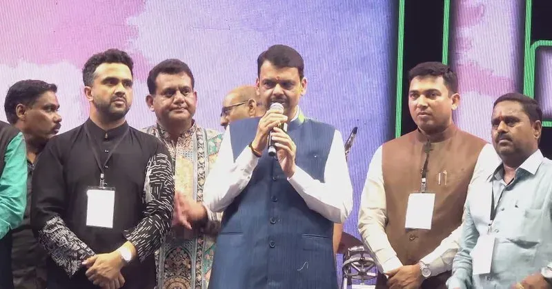 CM Fadnavis visits Navratri mandals in Mumbai