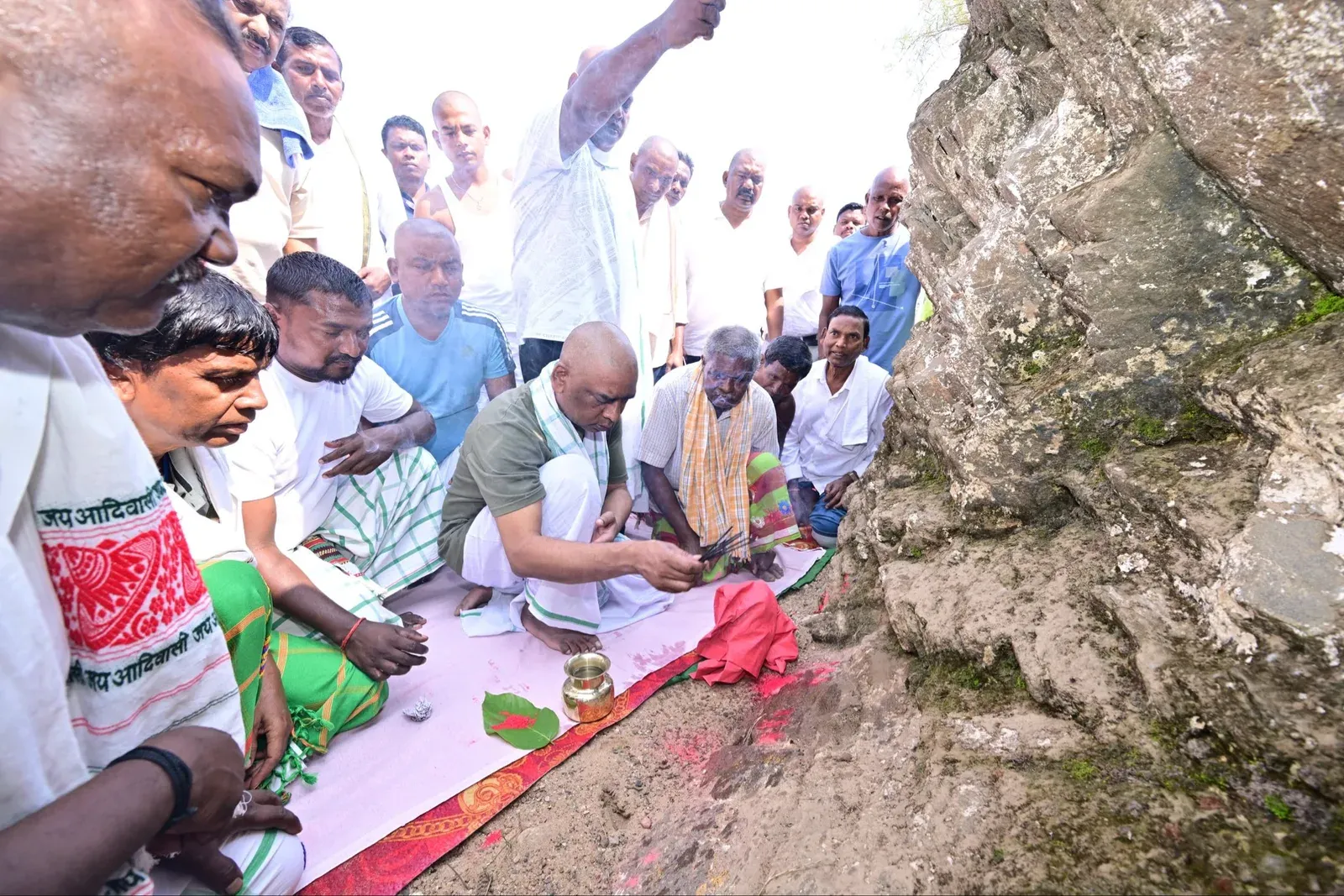 CM Hemant Soren bids farewell to mother at Rajrappa confluence
