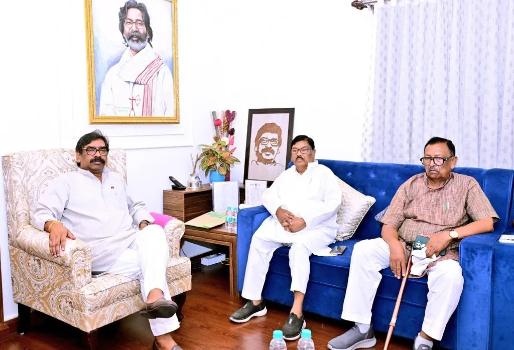 CM Hemant Soren Chairs JMM Meet on Rajya Sabha Polls 2026