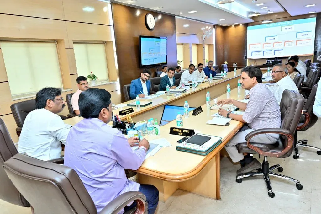 CM Hemant Soren Directs Water Quality Monitoring, Plastic-Free Villages