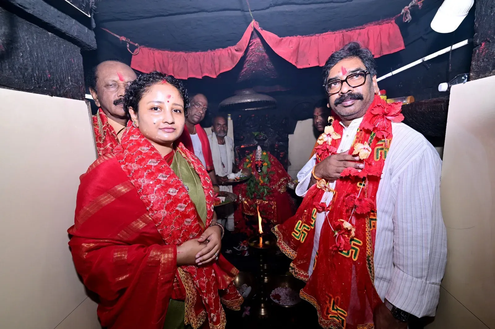 CM Hemant Soren Offers Prayers at Maa Devri Temple in Tamar