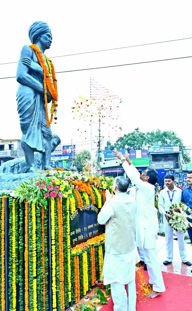 CM Hemant Soren Pays Tribute to Birsa Munda