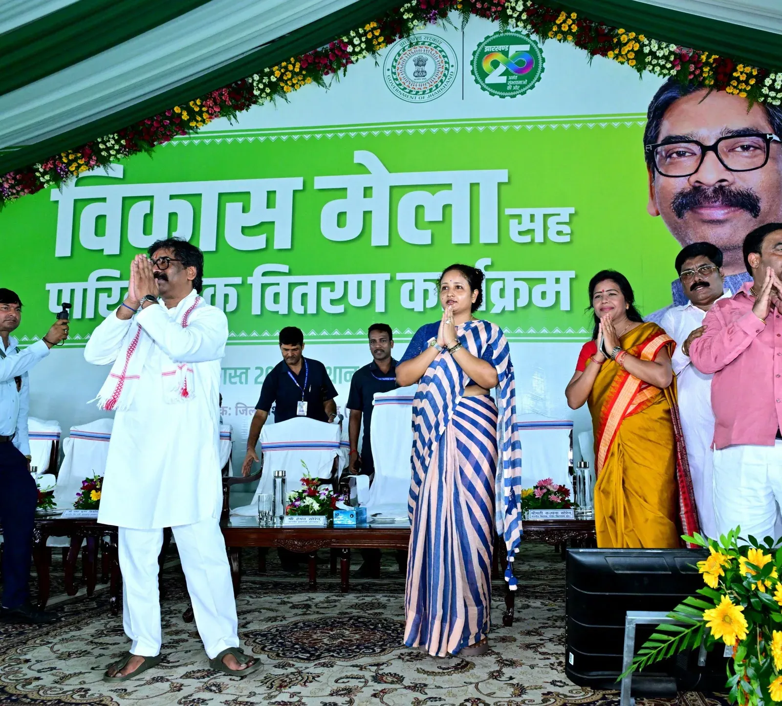 CM Hemant Soren Unveils Statue, Invokes Jharkhand's Revolutionary Icons