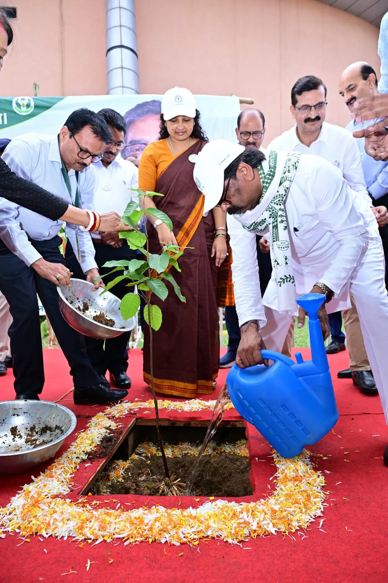 CM Hemant Soren Urges Jharkhand to Plant Trees on Van Mahotsav