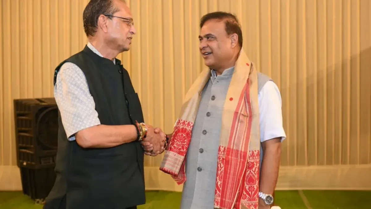 CM Himanta Meets Citizens and Groups in Dibrugarh