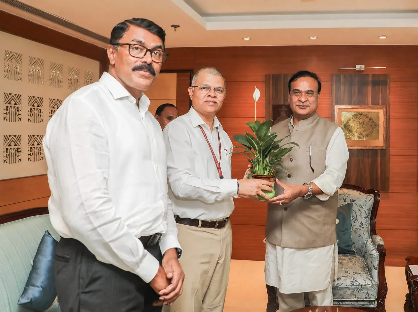 CM Himanta Meets HUDCO CMD to Explore Assam Infrastructure Tie-up
