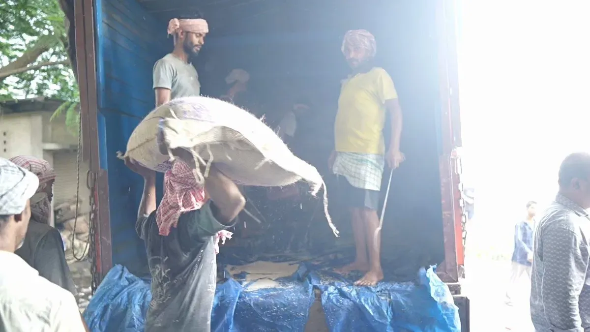 CM Himanta mobilises round-the-clock food kits for Assam flood victims