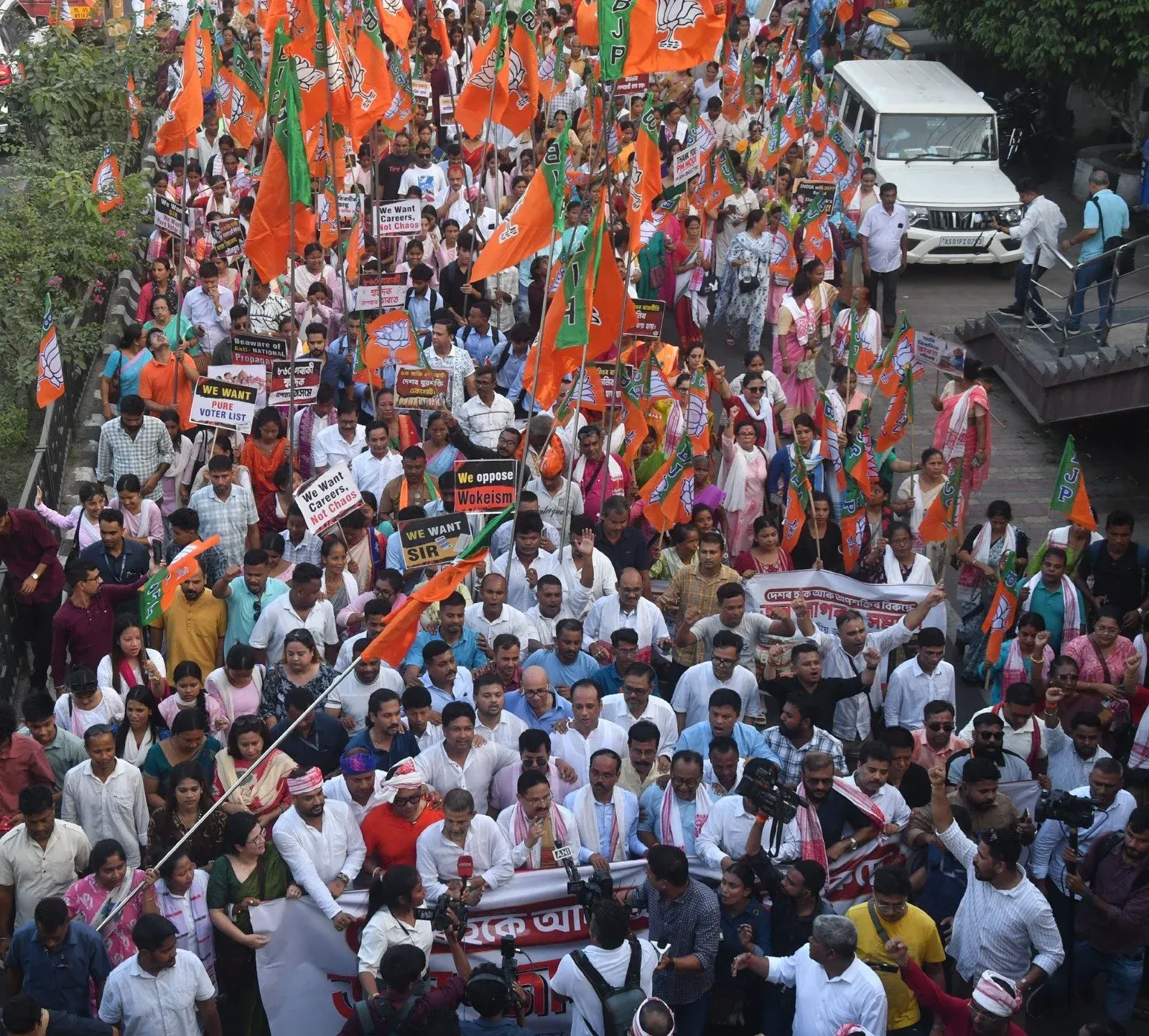 CM Himanta Mocks Congress Over Alleged Rented Delhi Crowd