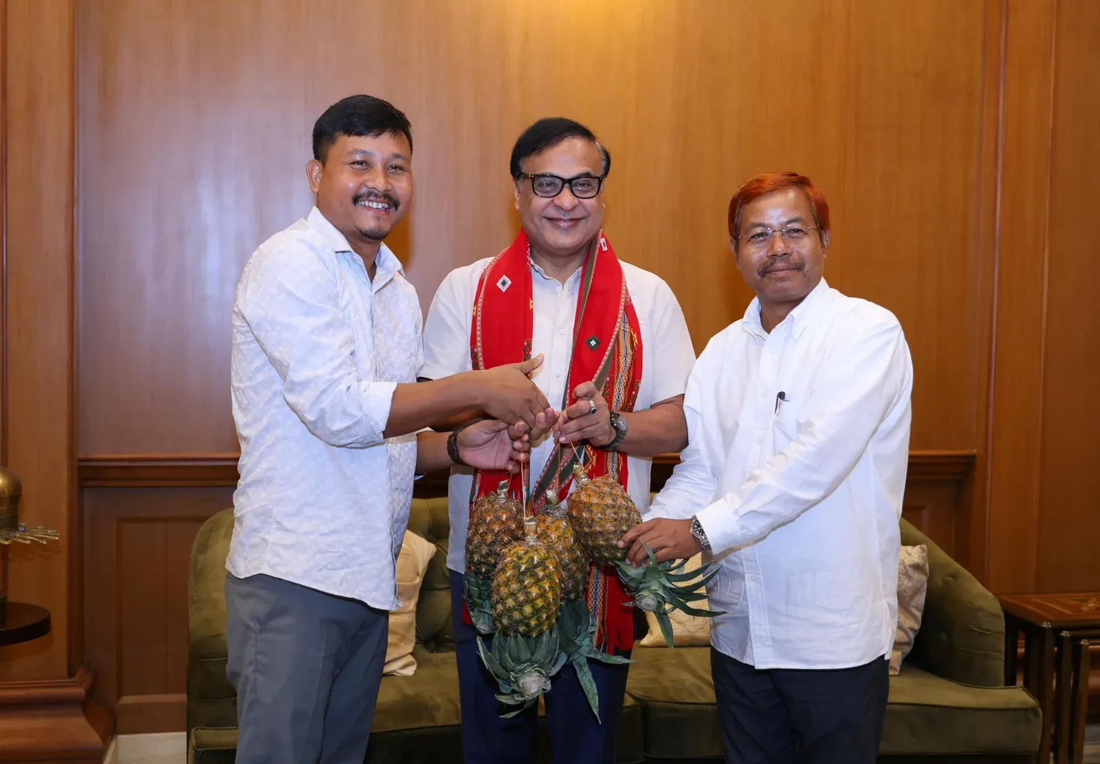 CM Himanta Receives Goalpara's Organic Pineapples at Lok Sewa Bhawan